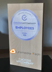 Trofeo de certificación HappyIndex AtWork 2025 de Unimedia Technology